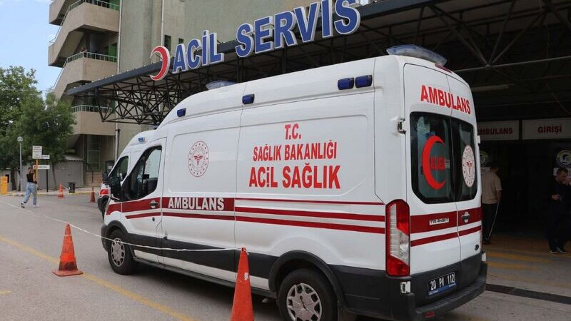 15 yaşındaki genç, bıçaklı saldırıyla birini öldürdü
