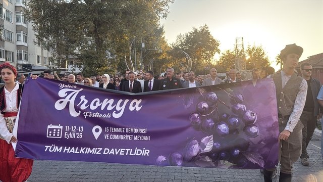 3'üncü Yalova Aronya Festivali kortej yürüyüşüyle başladı