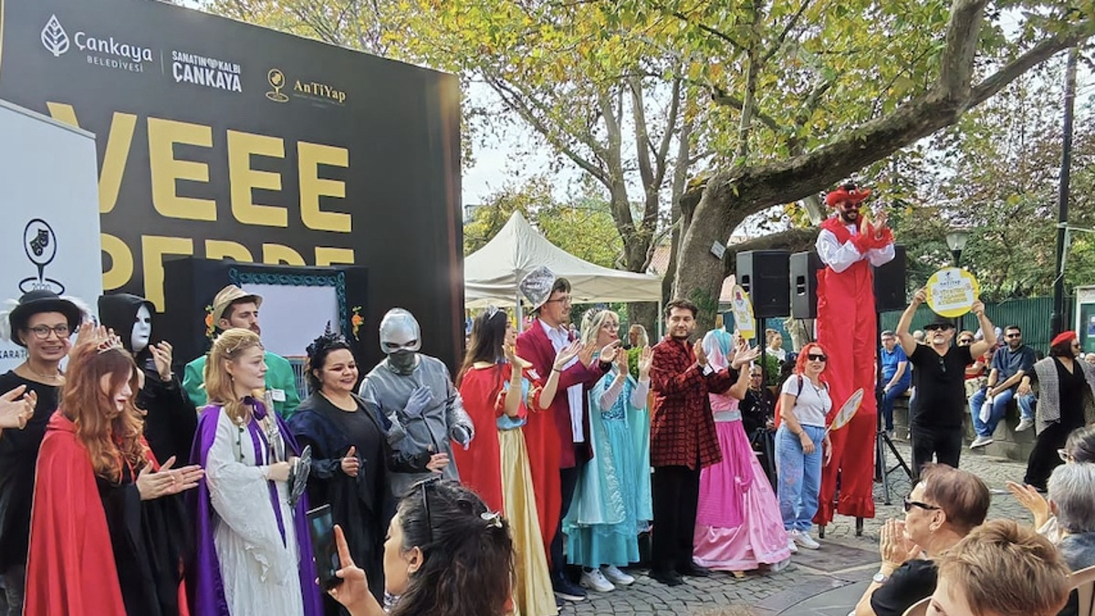 Özel tiyatrolar yeni sezona Kuğulu Park'ta merhaba dedi