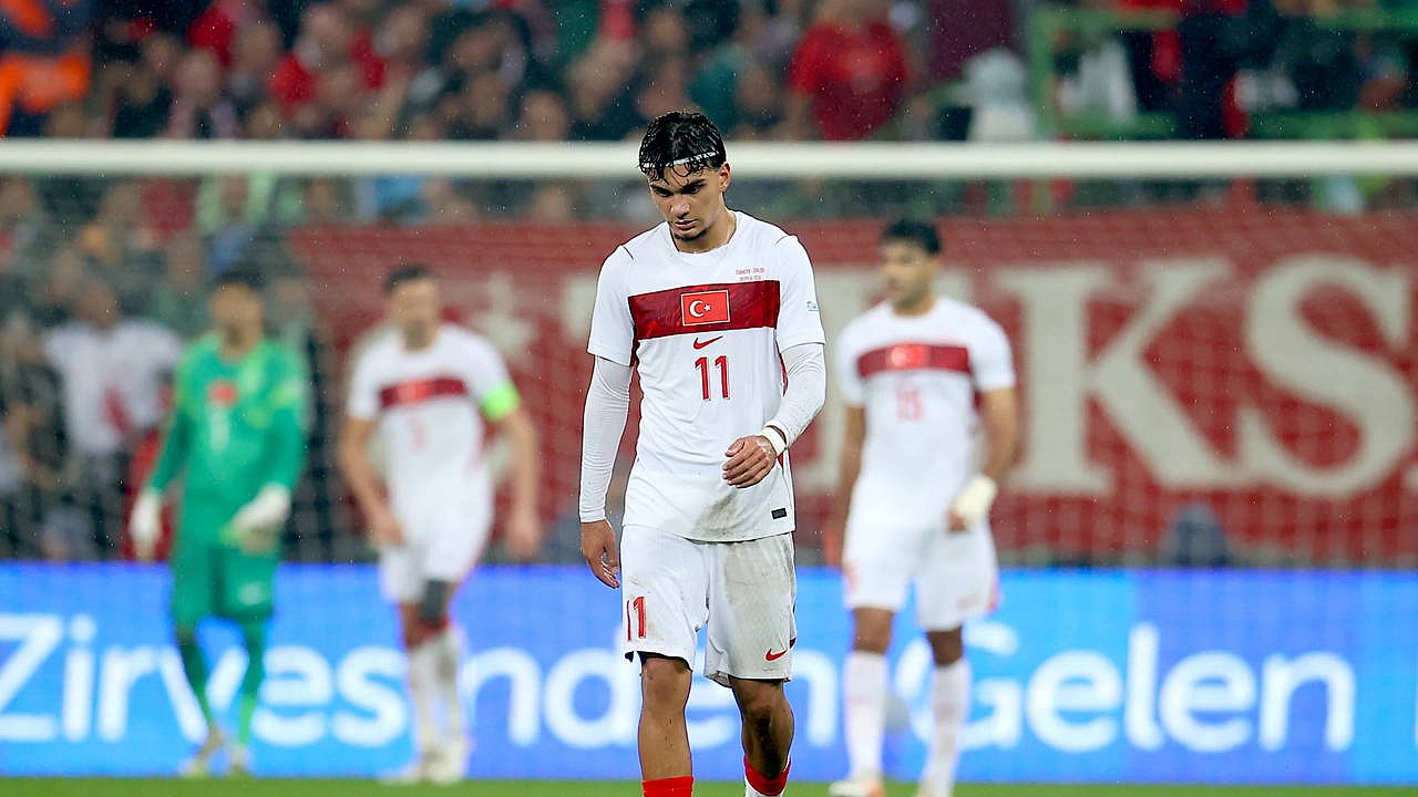 A Milli Takım, İtalya'ya 4-1 yenilerek eleştirildi