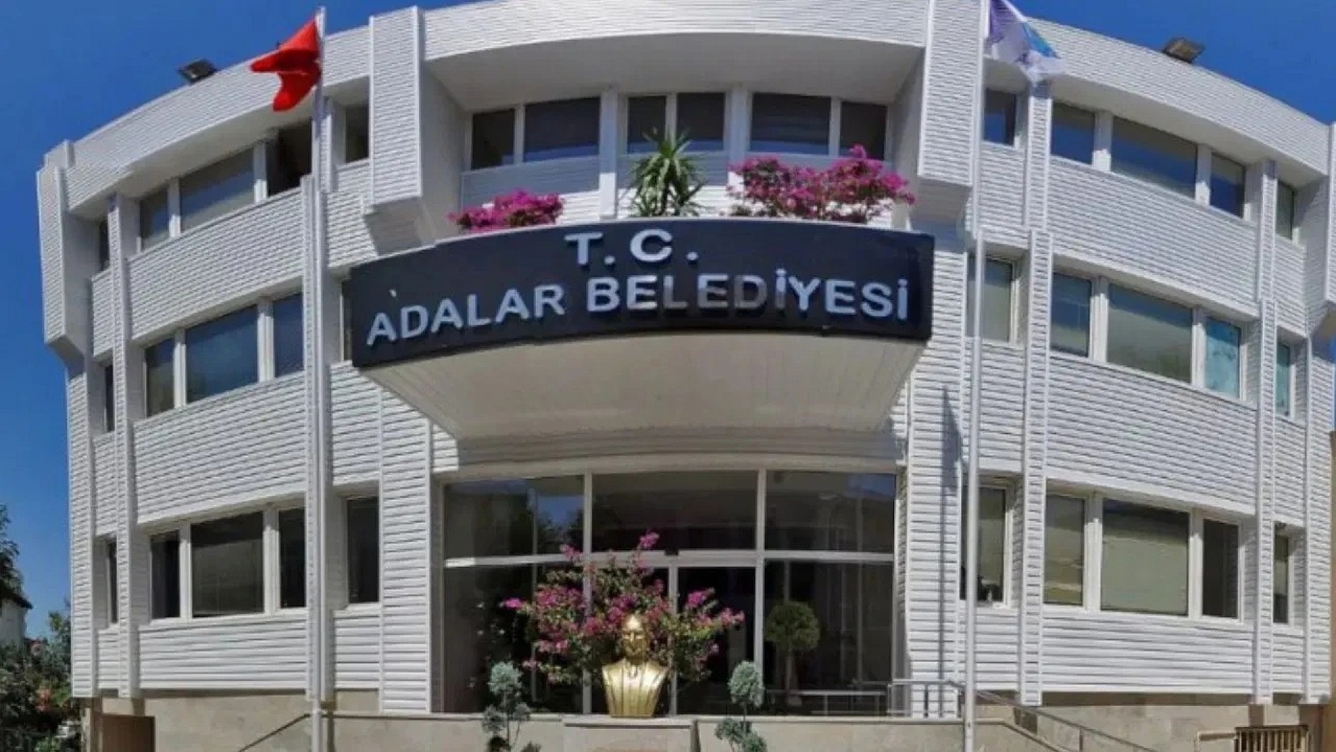 Adalar Belediye Başkan Vekili Medine Pamuk istifa etti