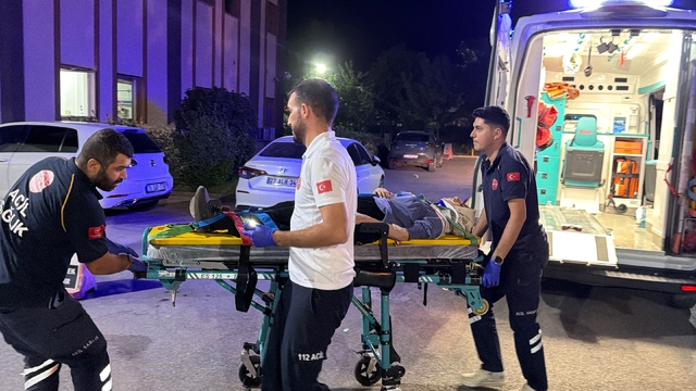Adıyaman'da otomobil şarampole yuvarlandı: 4 yaralı