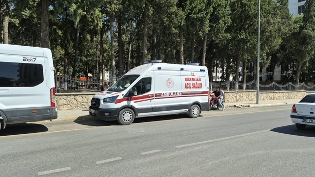 Adıyaman'da otomobilin çarptığı yaya hastaneye kaldırıldı
