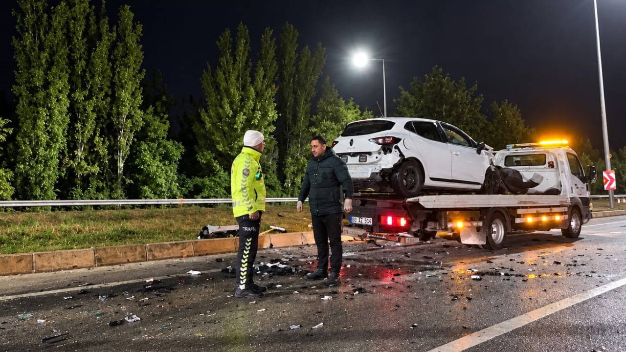 Afyonkarahisar'da trafik kazasında İYİ Partili başkan yaralandı