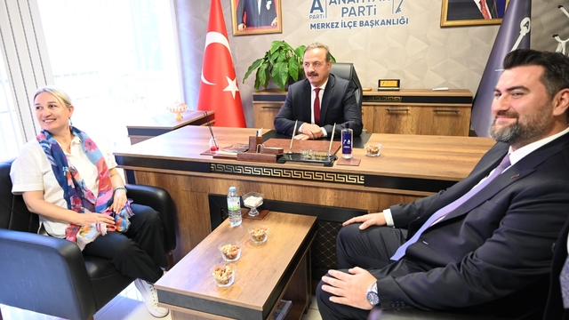 Ağıralioğlu, Kırıkkale'de esnaf ve partililerle buluştu