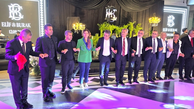 AK Parti milletvekilleri düğün törenine katıldı