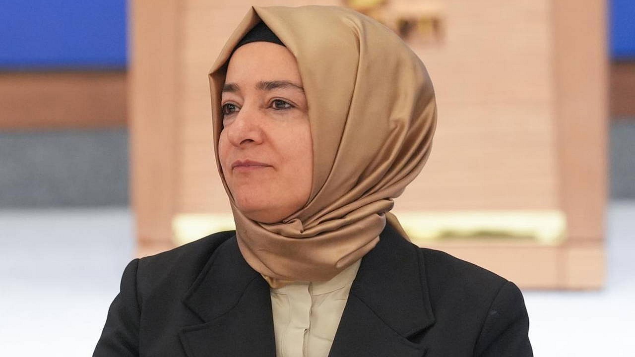 AKP'de Fatma Betül Sayan Kaya'nın görevleri sona erdi