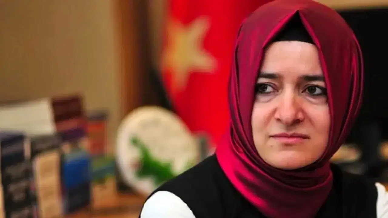 Fatma Betül Sayan Kaya, 'fon' iddiaları sonrası istifa etti