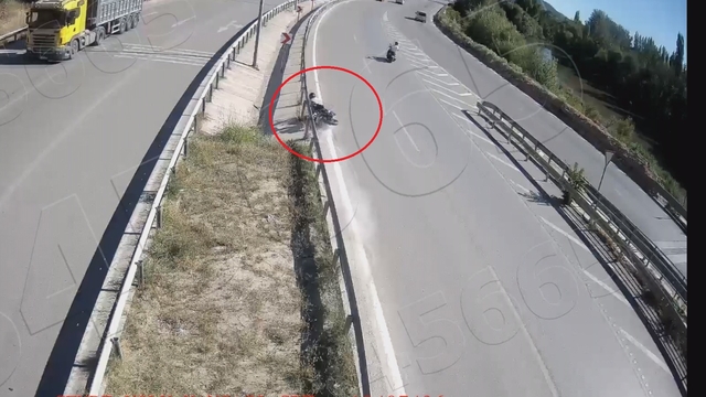 Amasya'da bariyere çarpan motosiklet sürücüsü öldü