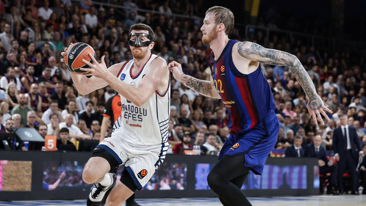 Anadolu Efes, Barcelona'ya deplasmanda kaybetti