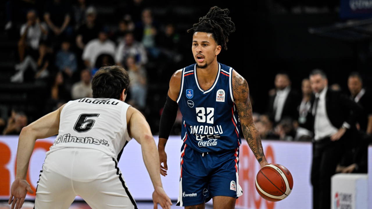 Anadolu Efes, Beşiktaş'ı 95-81 ile geçti