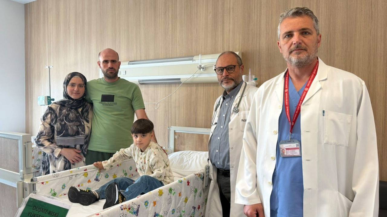 Ankara'da iç organları ters doğan Ömer sağlığına kavuştu