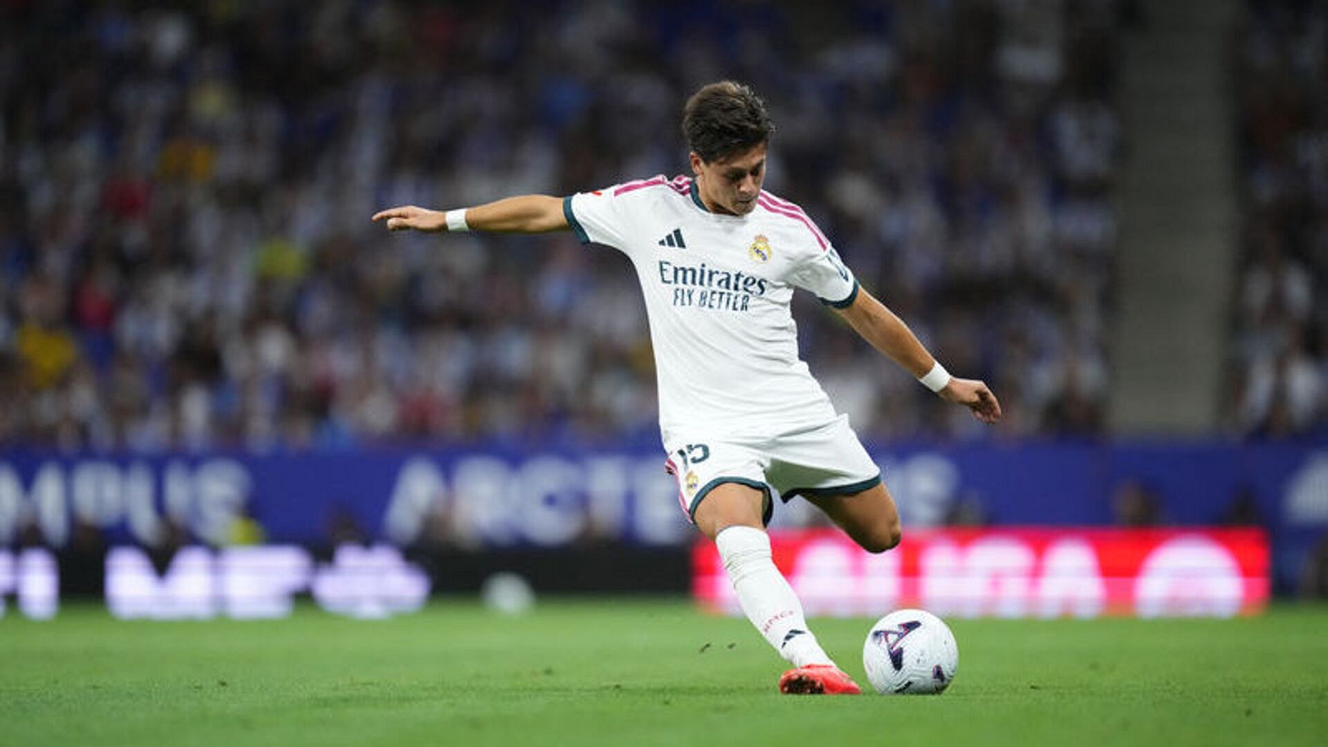 Arda Güler 2031'e kadar Real Madrid ile sözleşme imzalıyor