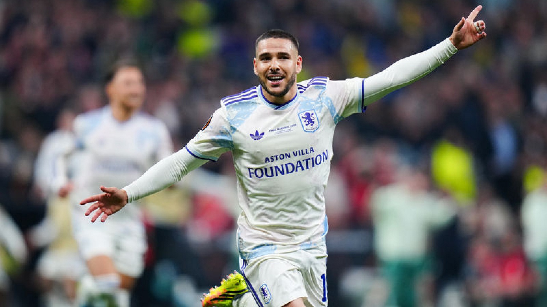 Aston Villa, Tottenham'ı 3-2 yenerek galibiyetle tanıştı