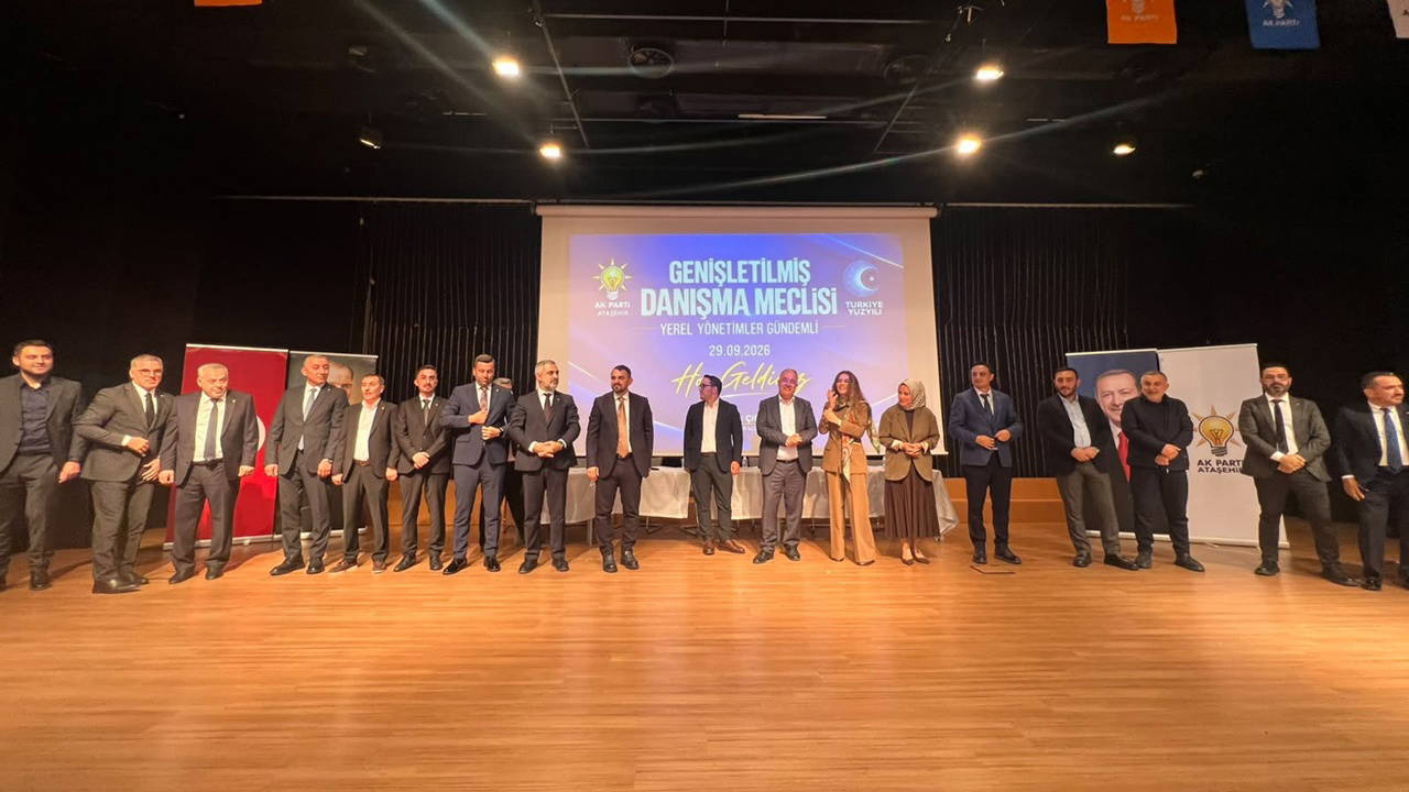 Ataşehir'de 6 CHP'li üye AKP'ye katıldı, Oğuz Sarul da dahil