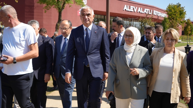 Bakan Ersoy, Kocaeli'de projeleri yerinde inceledi