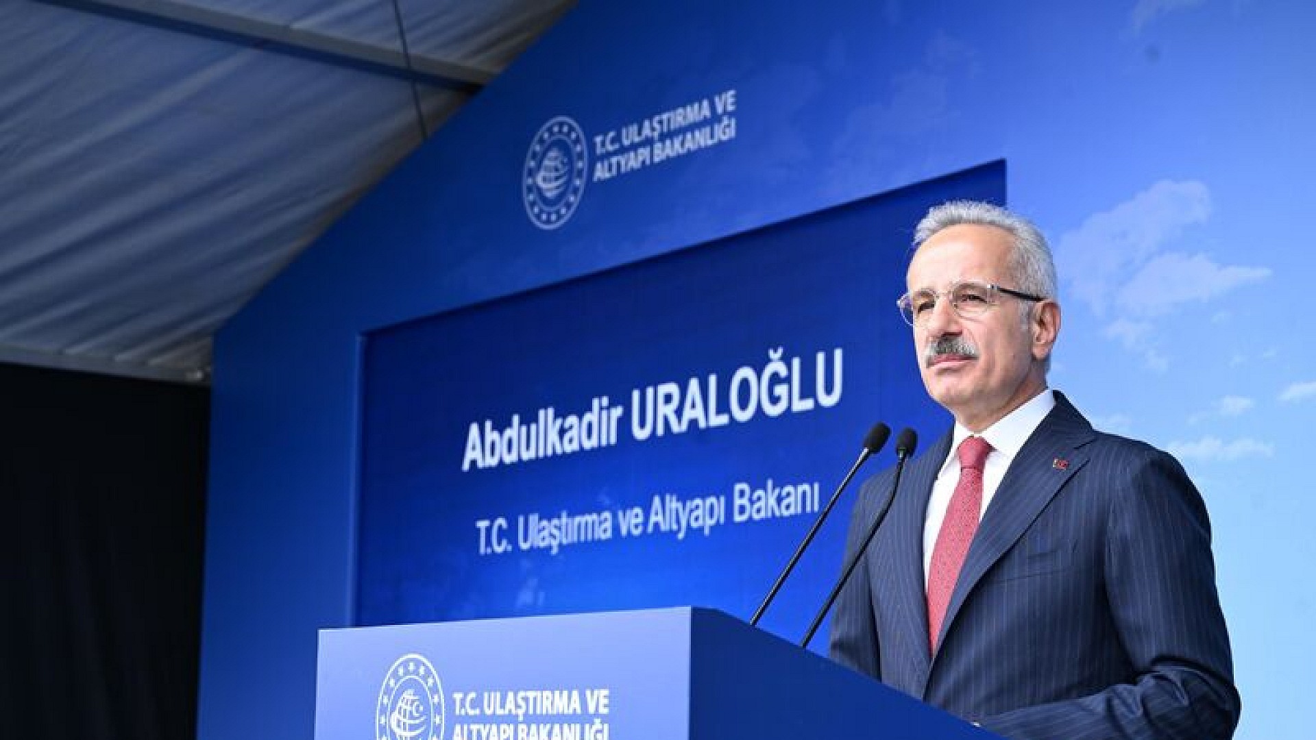 Bakan Uraloğlu, İstanbul Havalimanı'nın 4. Pistinden Uçtu