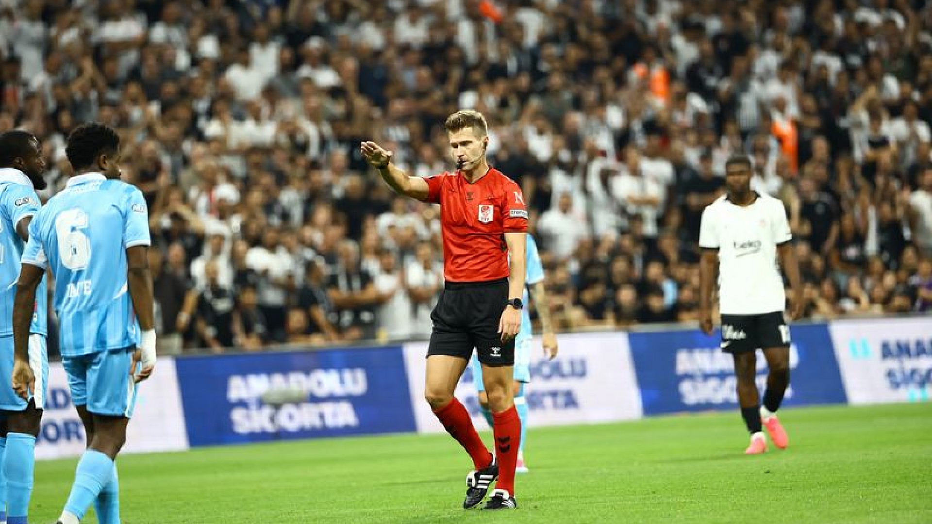 Beşiktaş, Erzurumspor karşısında 3-0 galip geldi