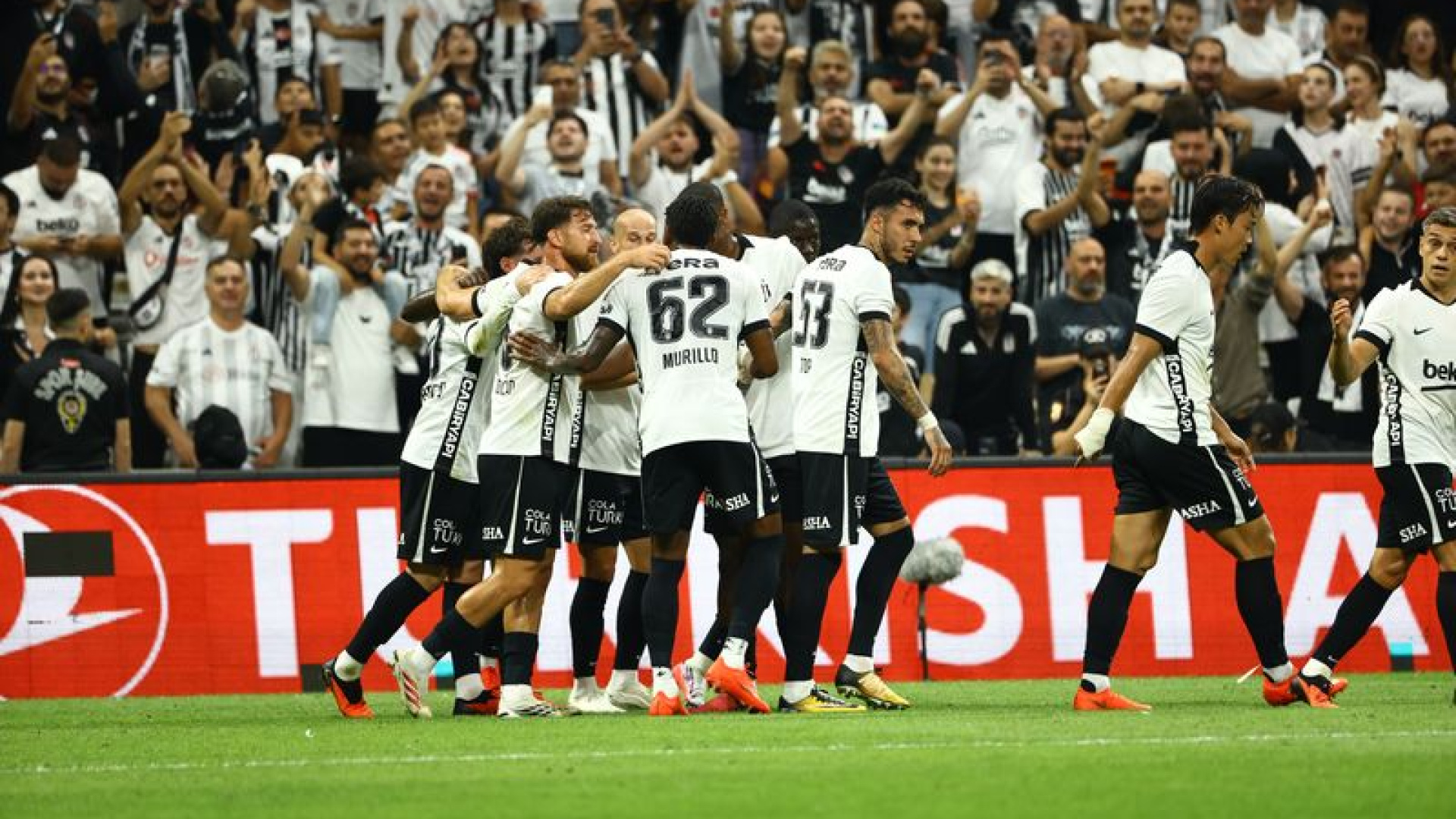 Beşiktaş, Erzurumspor'u 3-0 ile geçti