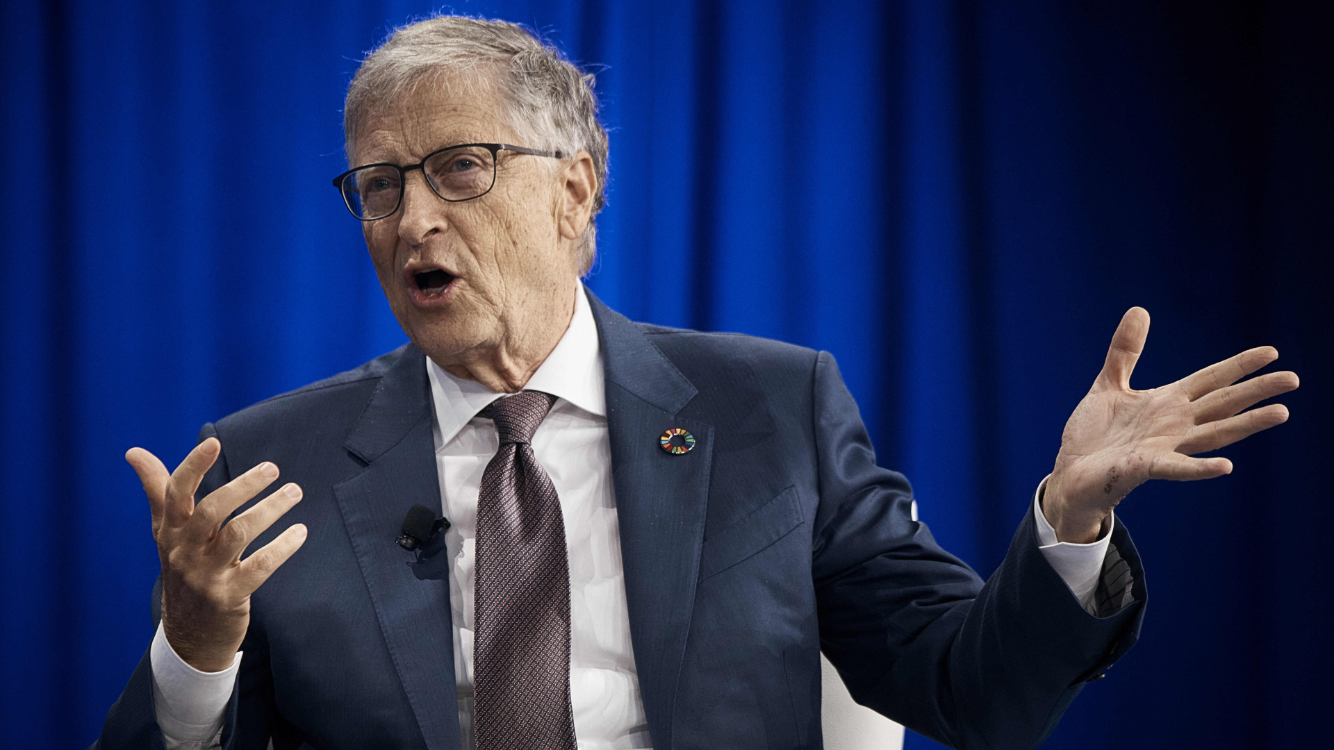 Bill Gates yapay zeka konusunda uyarılarda bulundu