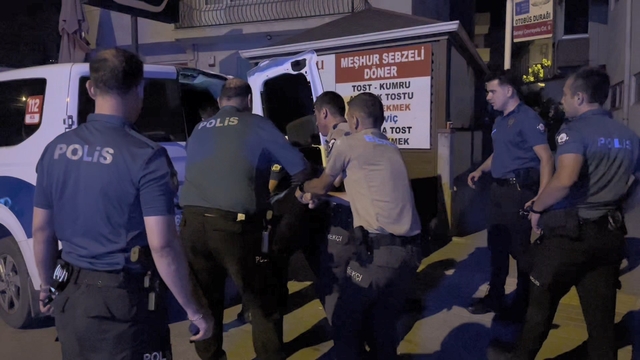 Bursa'da eşine saldıran şüpheli, polislere direndi