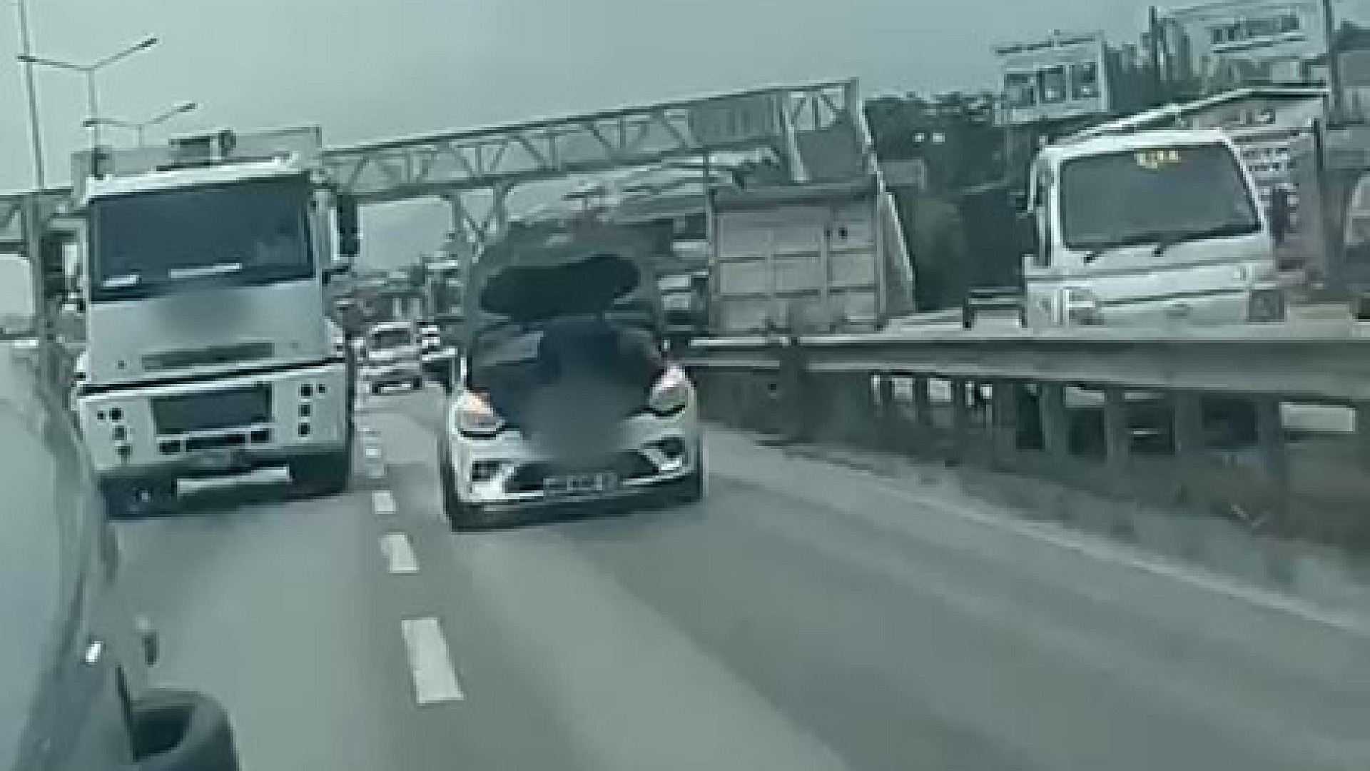Bursa Nilüfer'de otomobilde tamirat yapıldı