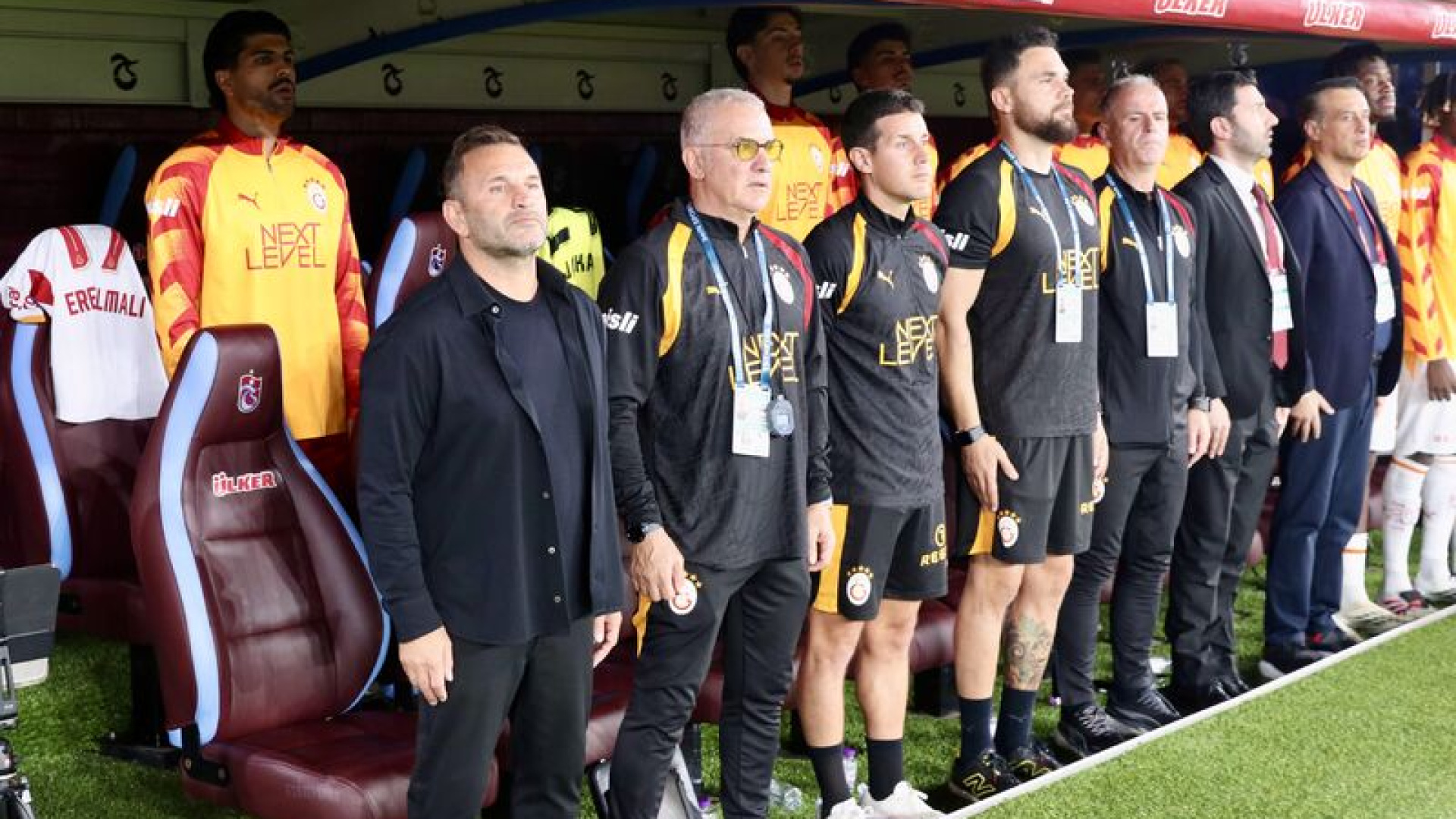 Buruk'un Trabzonspor karşısında 2 oyuncu değişikliği yaptı