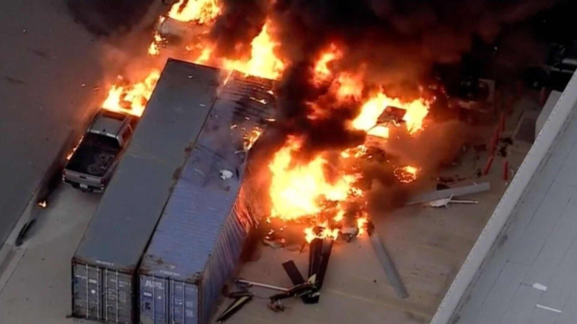 California'da NBC News helikopteri düştü, 3 kişi öldü