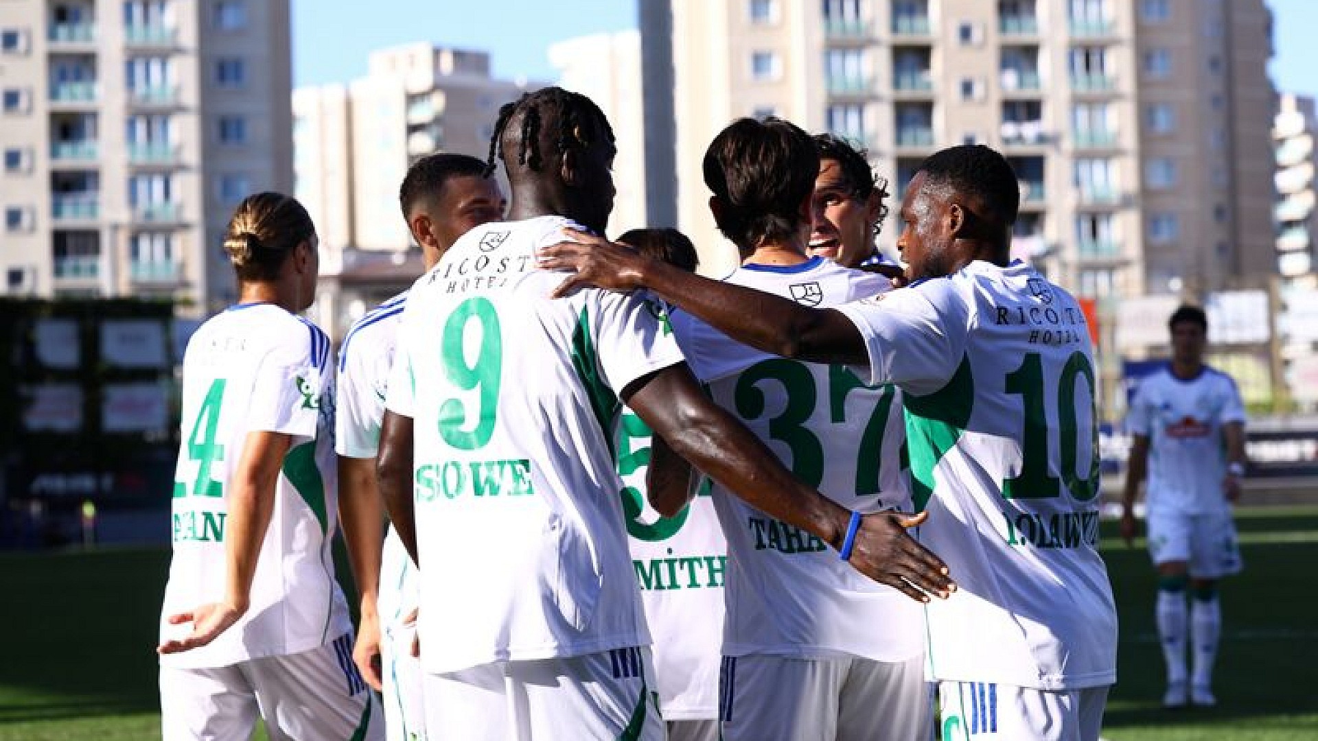 Çaykur Rizespor, Eyüpspor'u 2-0 mağlup etti