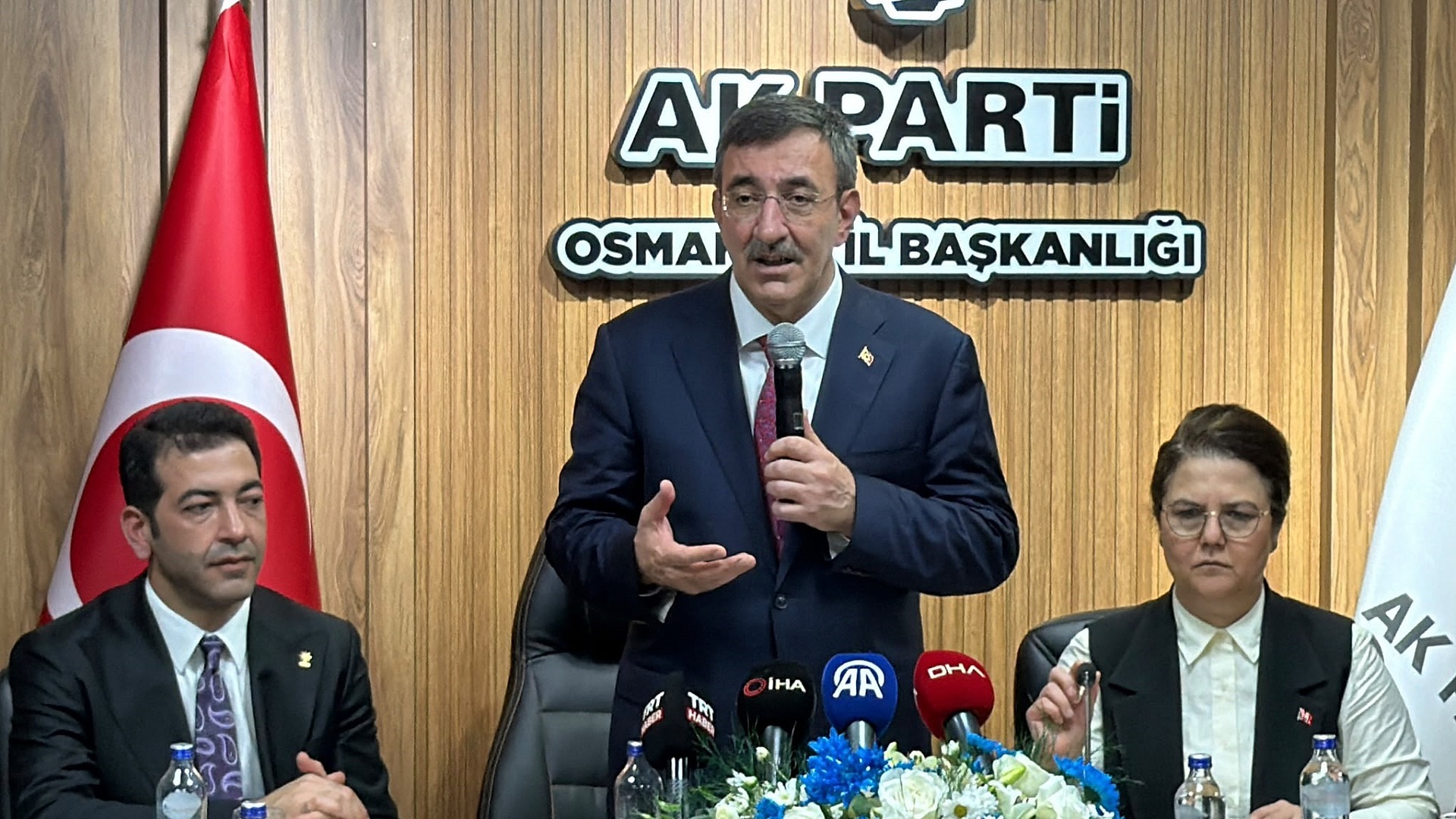 Cevdet Yılmaz: Türkiye siyasi istikrarını koruyor