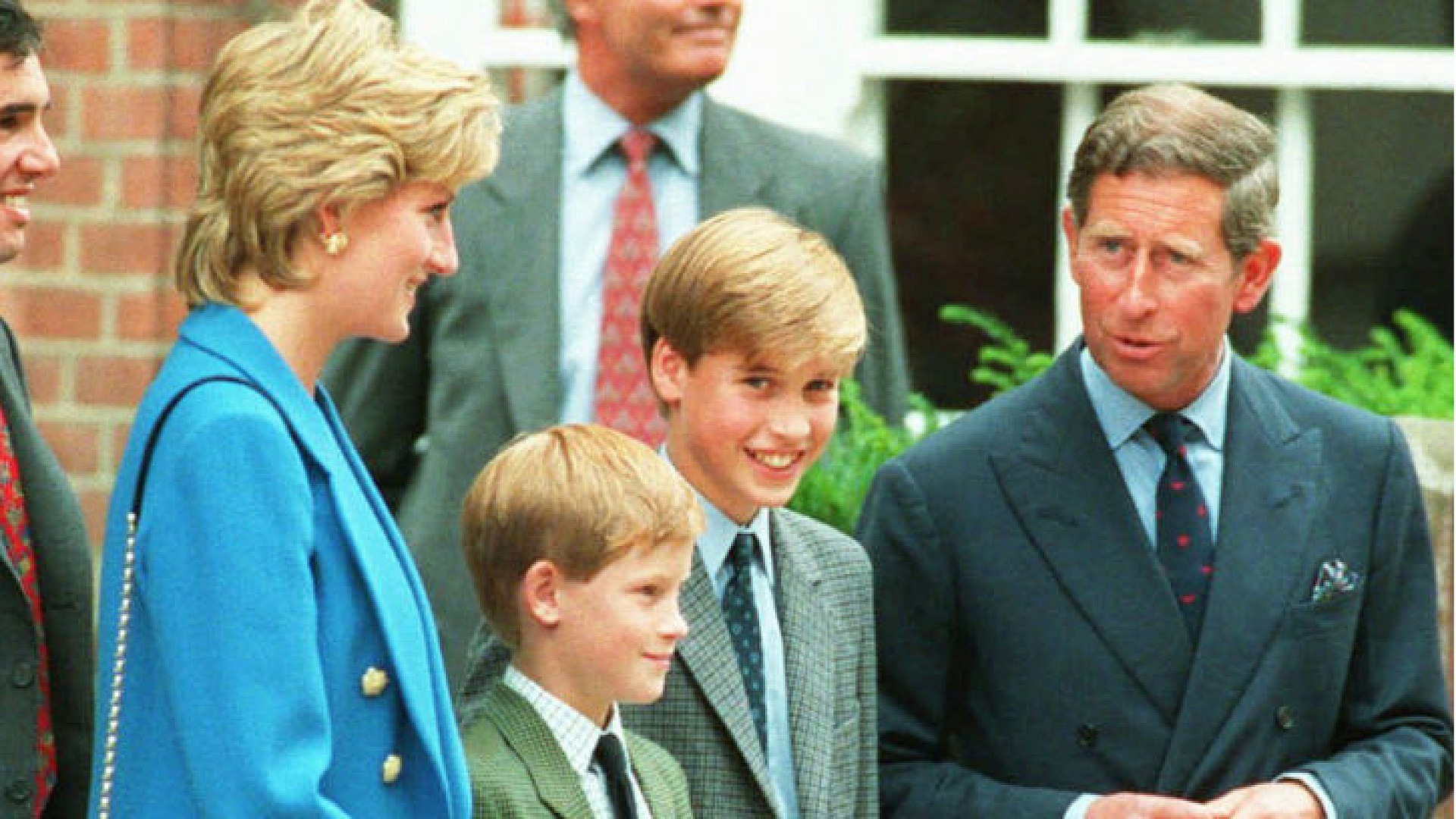 Charles Spencer, Diana'nın kitabında Kral Charles'a eleştiride bulundu