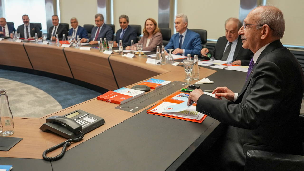 CHP MYK yarın toplanıyor, İstanbul il başkanı atanacak