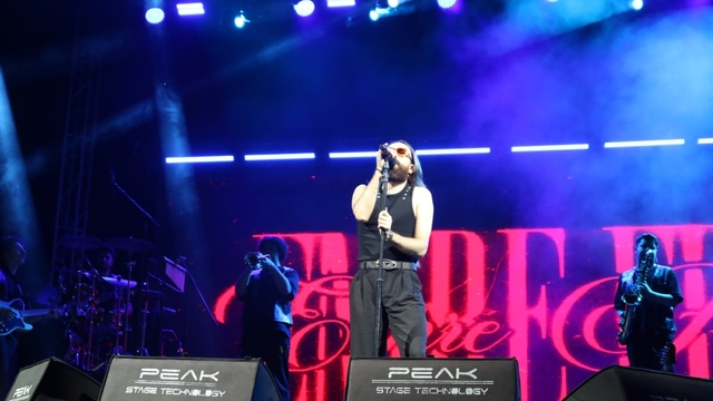 Çivril'de 28'inci Festivalde Emre Fel Konser Verdi
