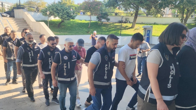 Datca'da teknede yakalanan FETÖ şüphelileri sevk edildi