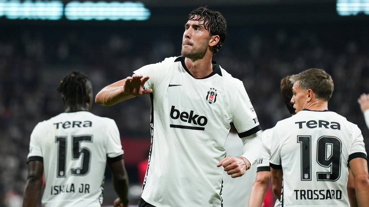 Dusan Vlahovic Beşiktaş'a kötü haber verdi