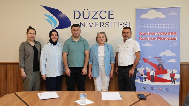 Düzce Üniversitesi'nde öğrencilere bilgilendirme yapıldı