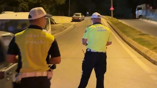 Edirne'de ehliyetsiz sürücünün kaçışı kamerada görüntülendi