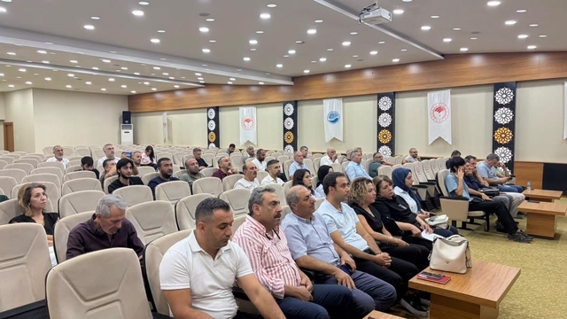 Elazığ'da et ve süt üreticilerine eğitim verildi