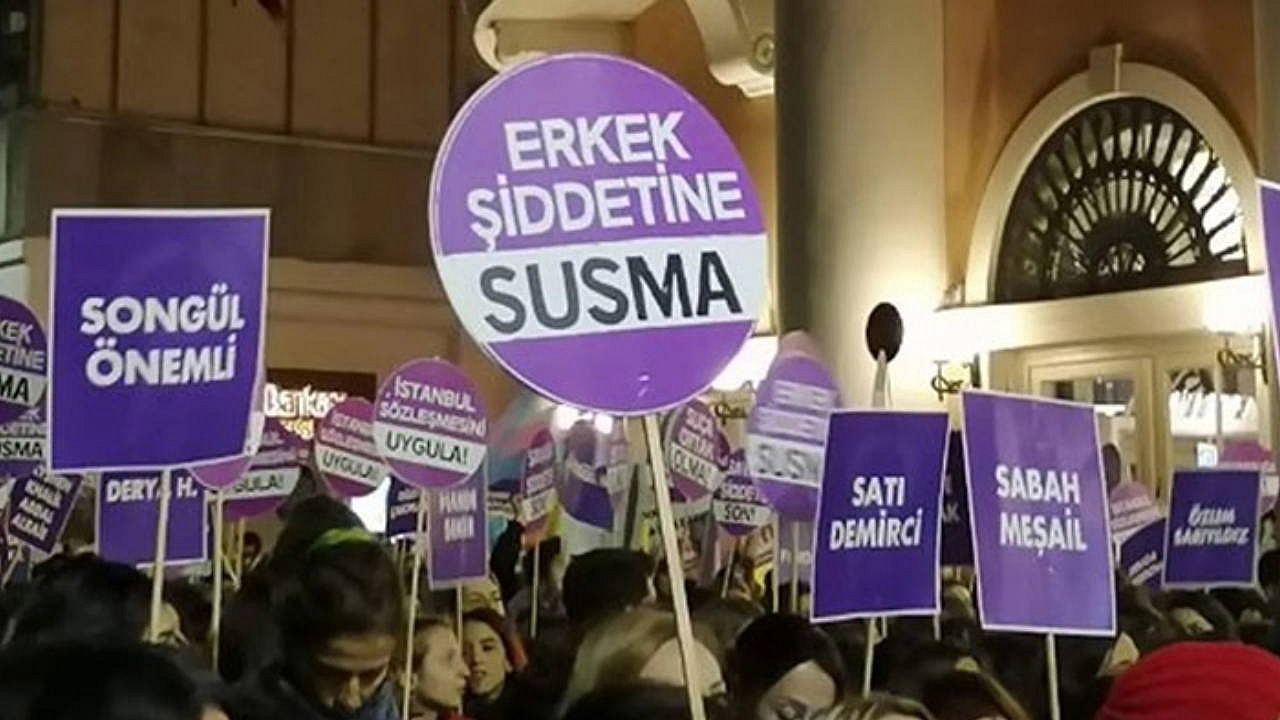 Eminönü'nde kadınlara saldıran sanıklar hakim karşısında