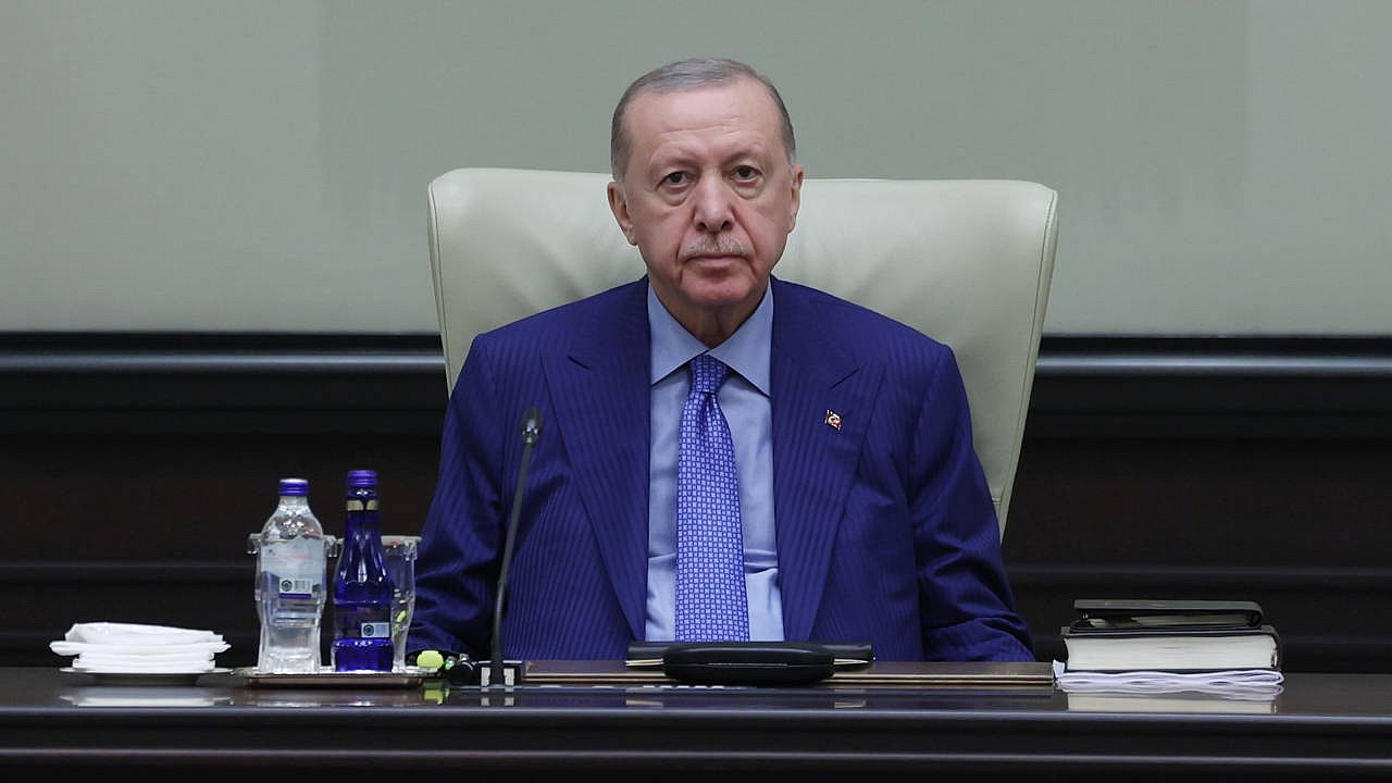 Erdoğan, fon krizini görüşmek üzere toplandı
