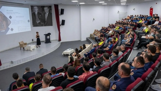 Sinop'ta 'erken çocukluk' konferansı düzenlendi