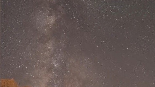 Erzincan'da çobanların ışıklarıyla süslenen Samanyolu