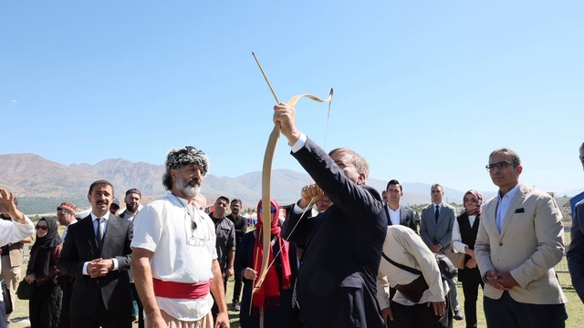 Erzincan'da geleneksel okçuluk etkinliği başladı