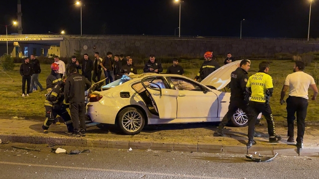Erzurum'da takla atan otomobilde 4 kişi yaralandı