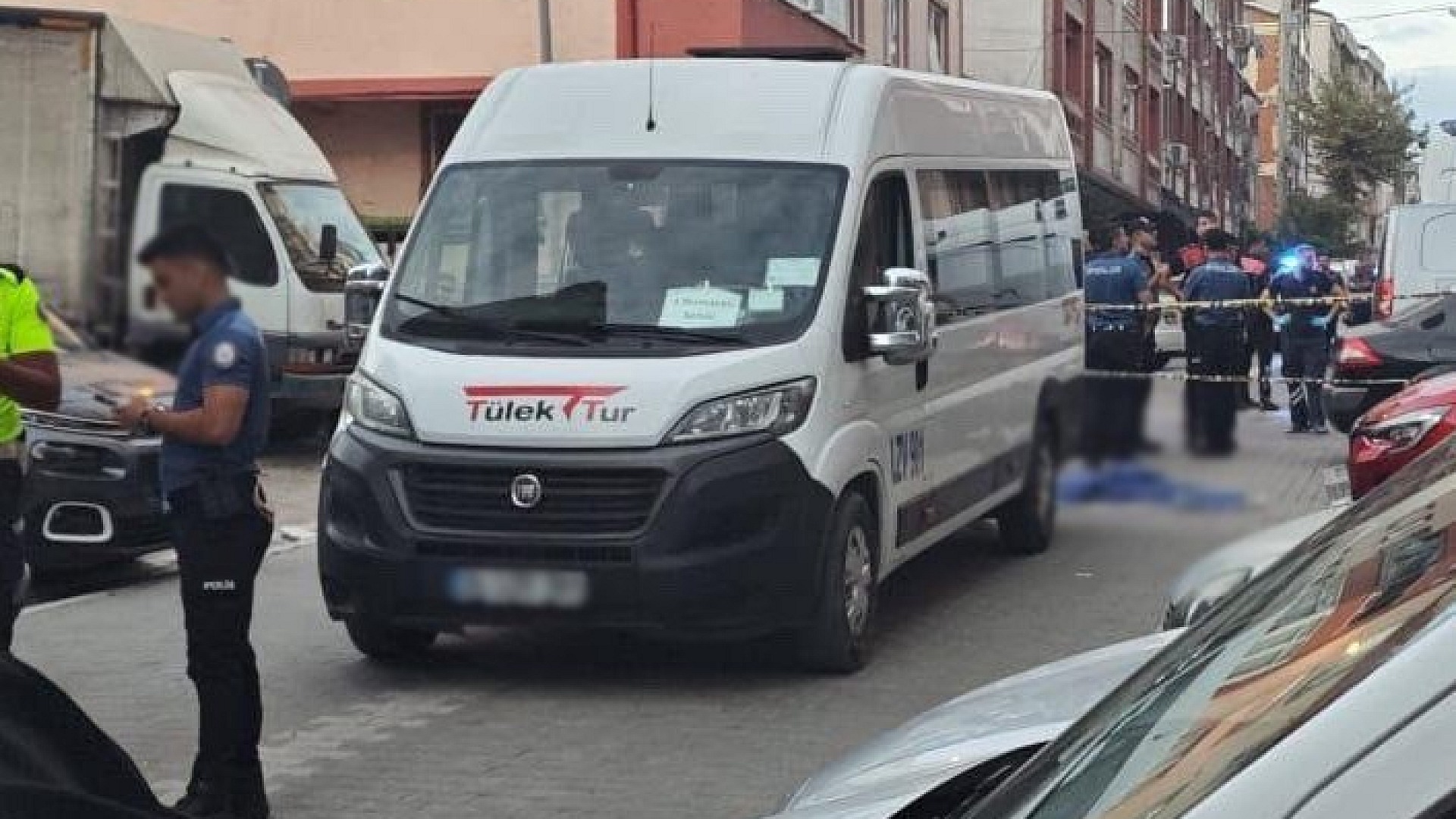 Esenyurt'ta servis minibüsü çarptığı 6 yaşındaki çocuk öldü