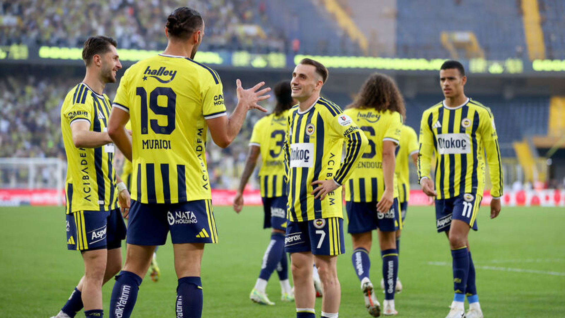 Fenerbahçe, Eyüpspor'u 8-0'la geçerek dikkat çekti