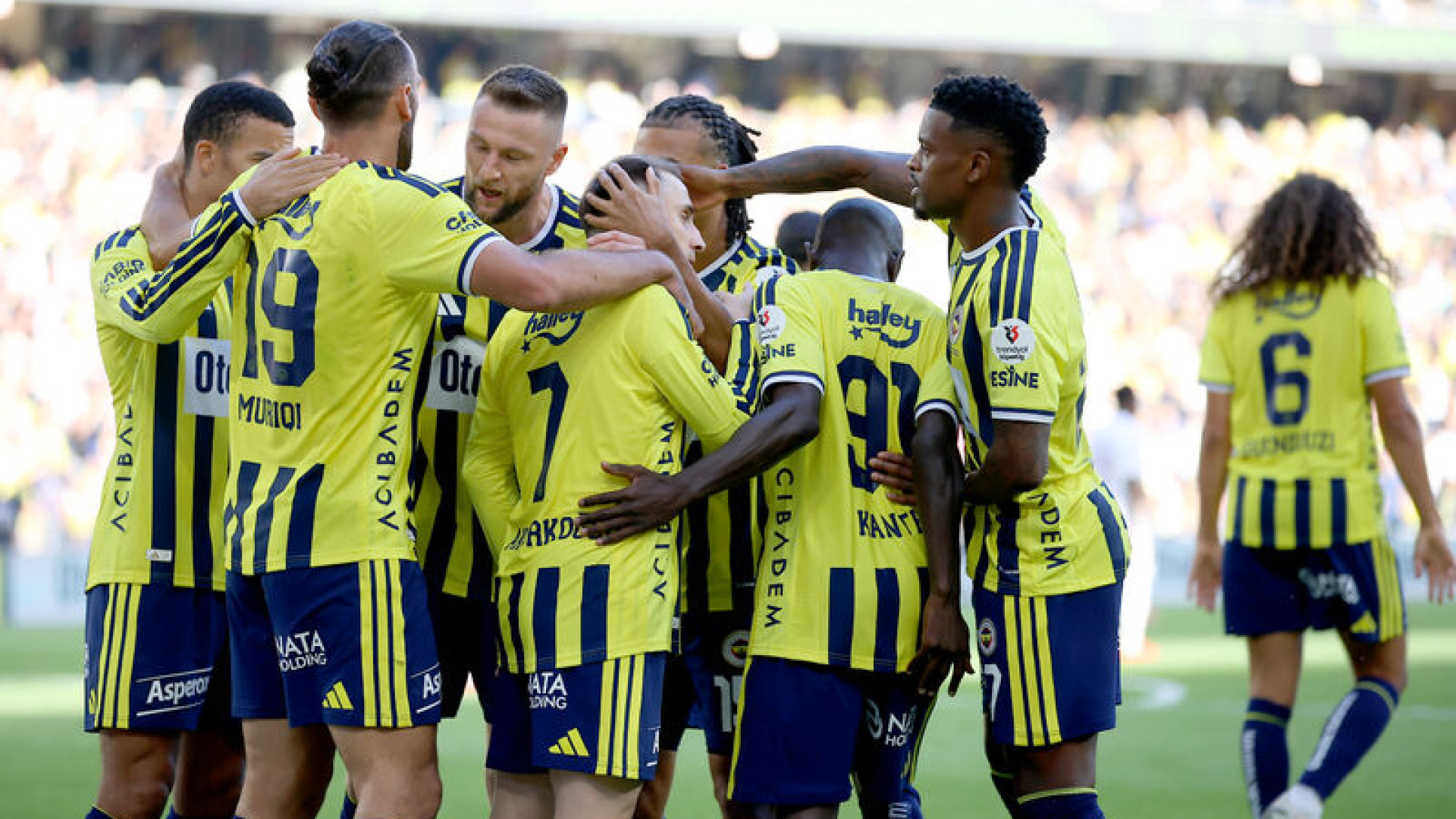 Fenerbahçe, Eyüpspor'u 8-0 yenerek tarihi bir galibiyet aldı