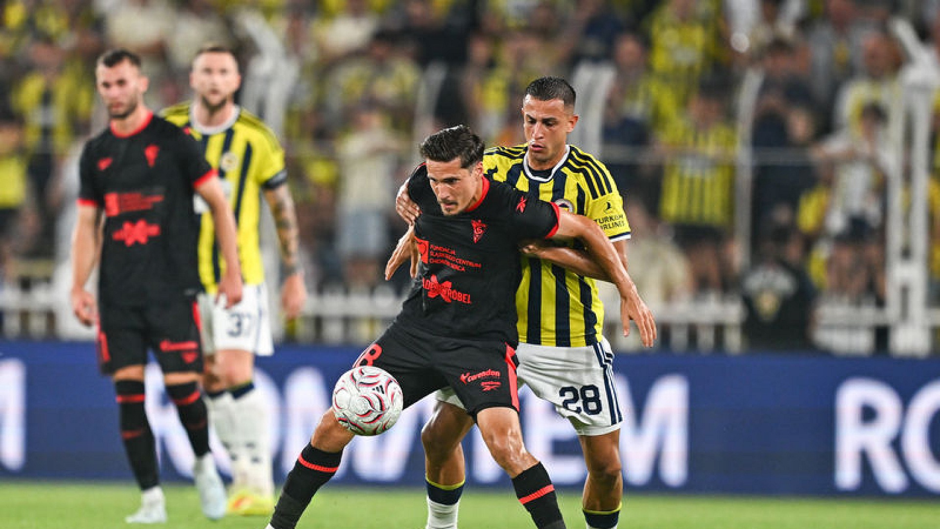 Fenerbahçe, Roma ile berabere kaldı