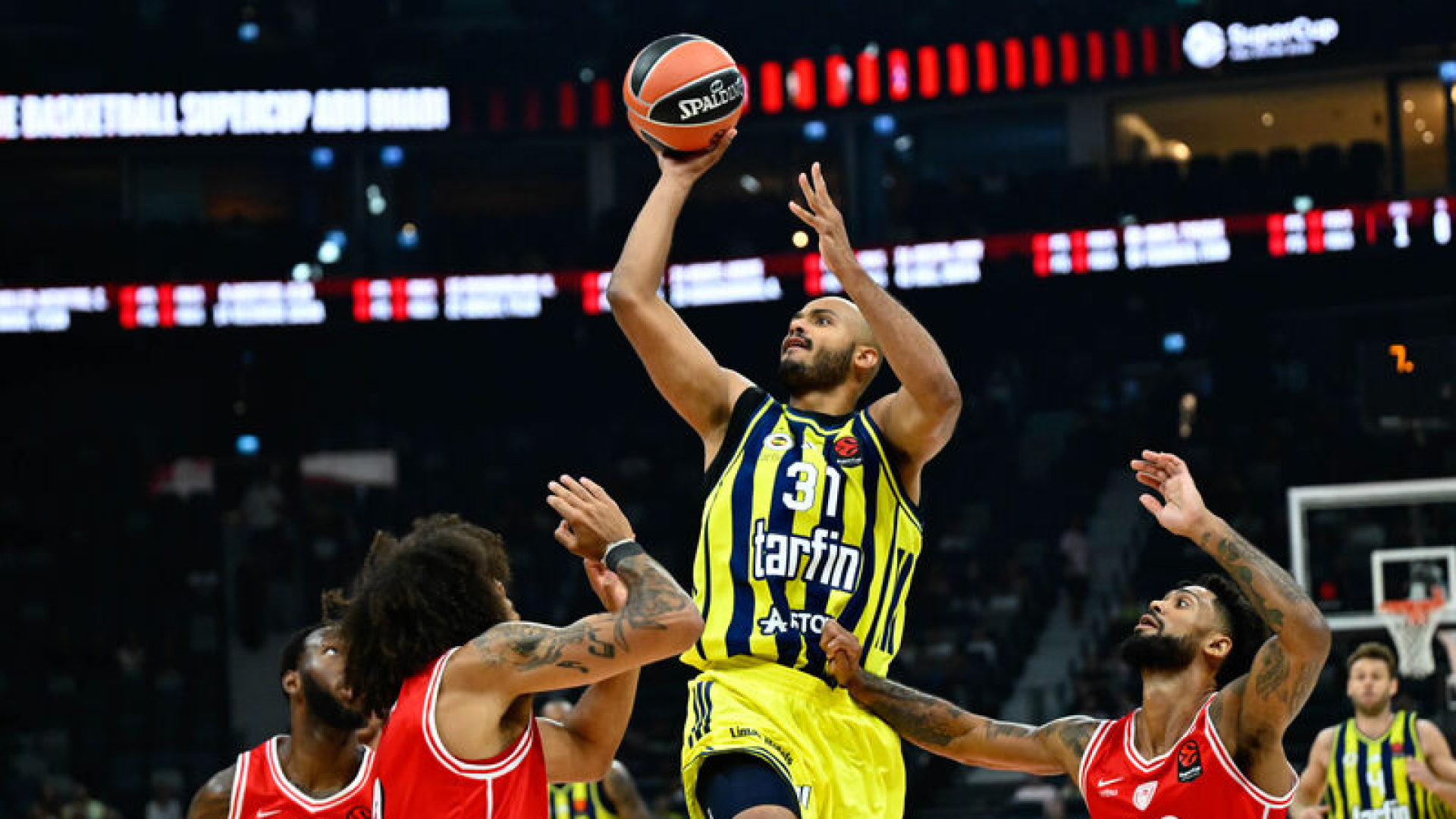 Fenerbahçe Tarfin, Olympiakos'a 92-90 yenildi