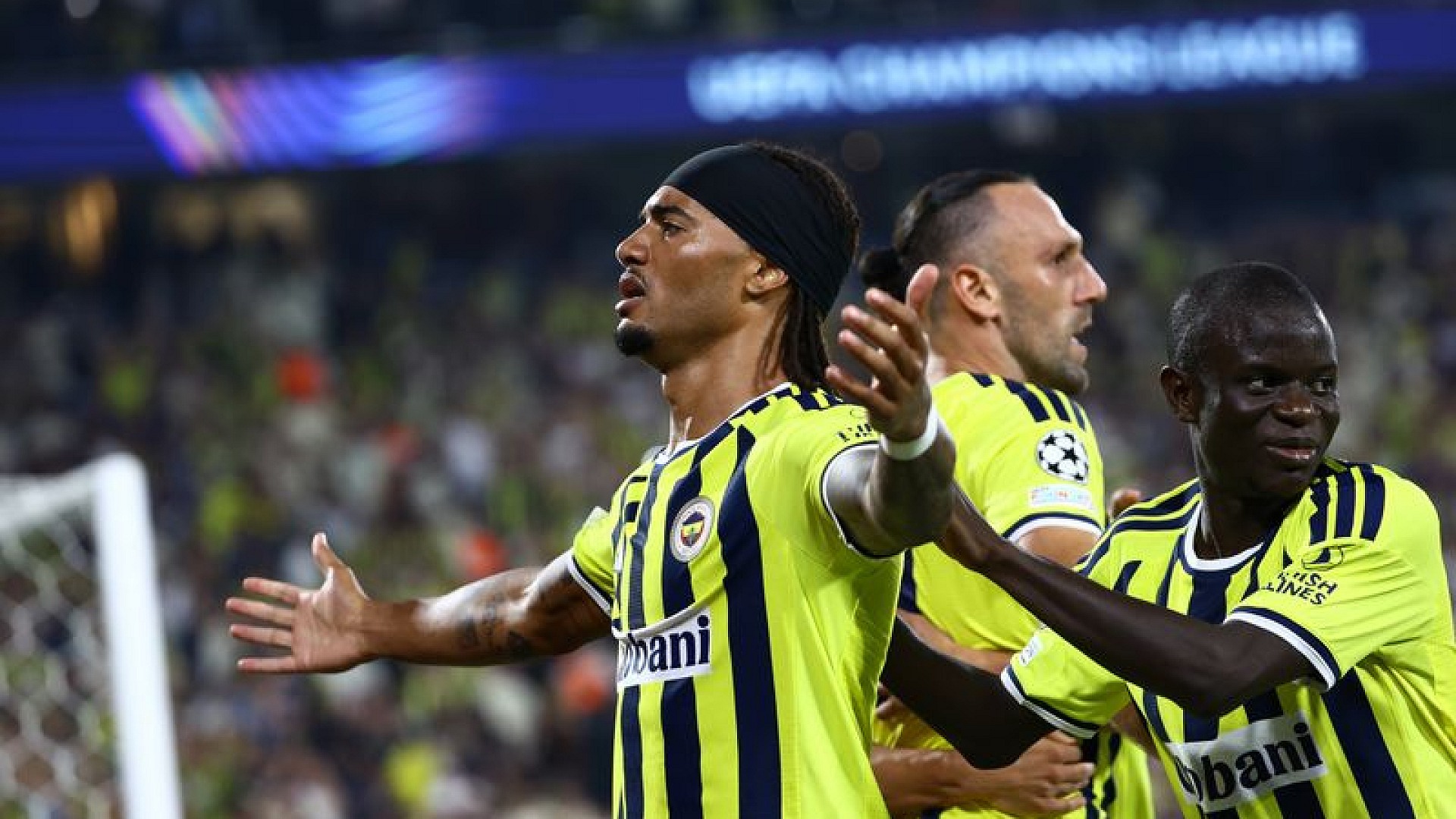 Fenerbahçeli Archie Brown, Devler Ligi haftanın 11'ine girdi